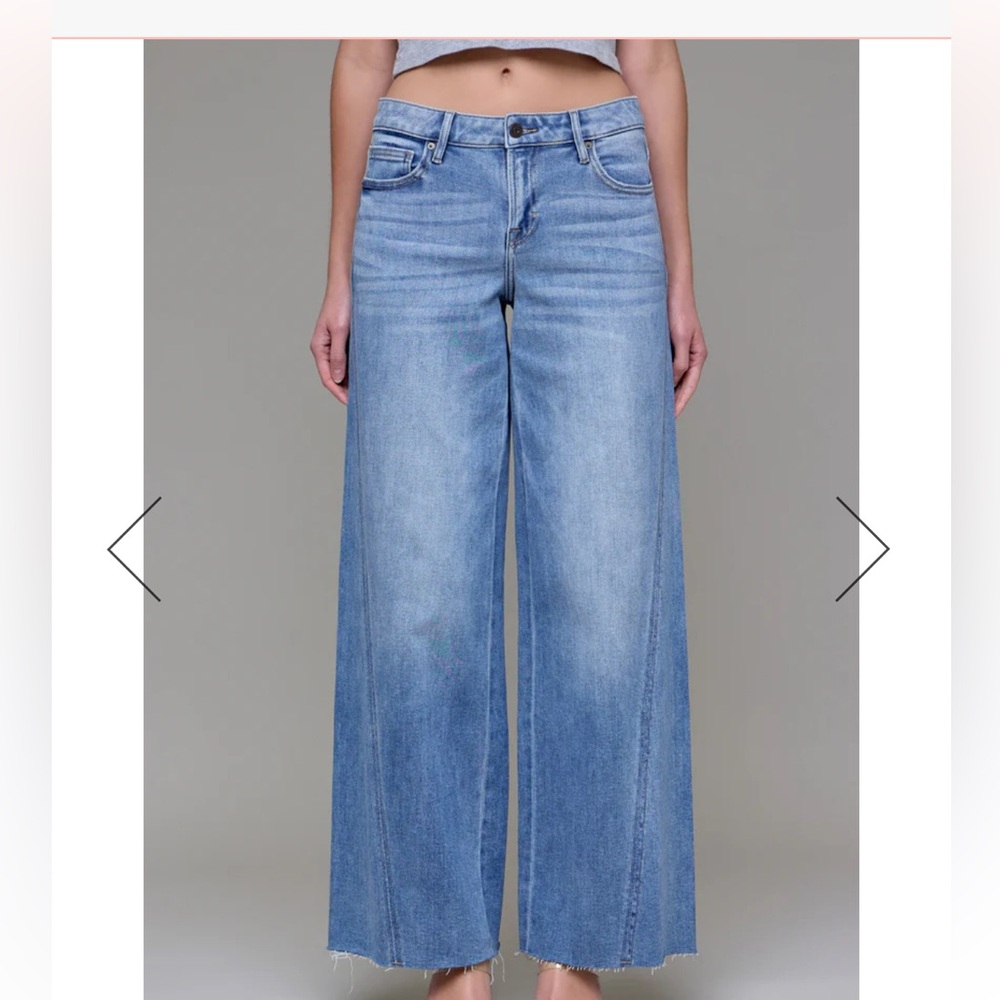 Hidden Nori Medium Light Forward Seams Mid Rise Extra Wide Leg Jeans